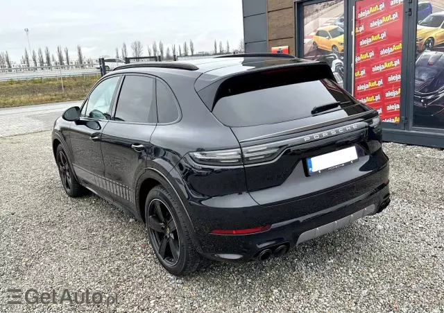 PORSCHE Cayenne Platinum Edition