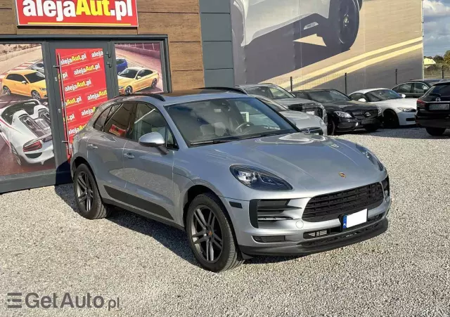 PORSCHE Macan Standard