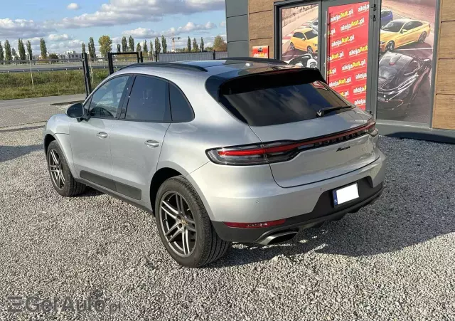 PORSCHE Macan Standard