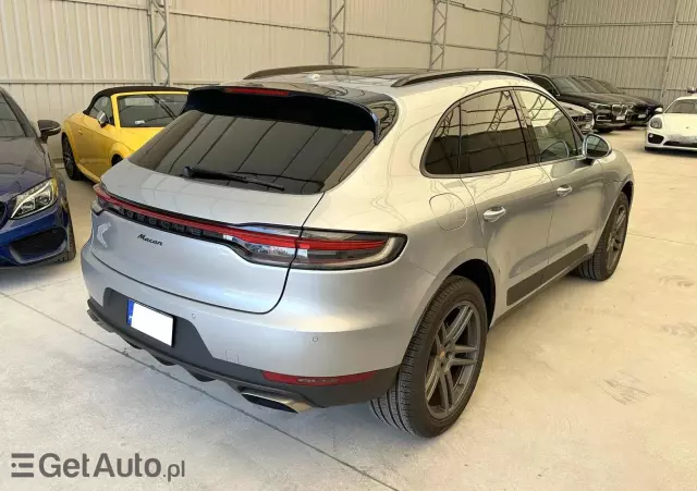 PORSCHE Macan Standard