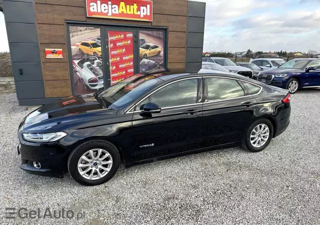 FORD Mondeo 2.0 Hybrid Titanium