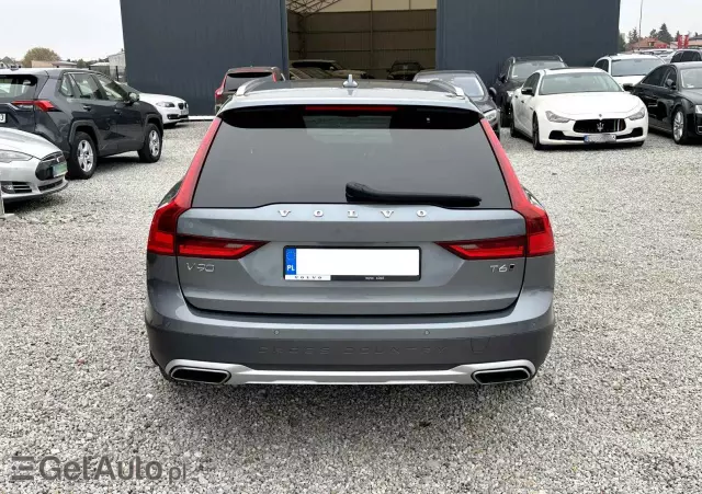 VOLVO V90 Cross Country T6 AWD Pro