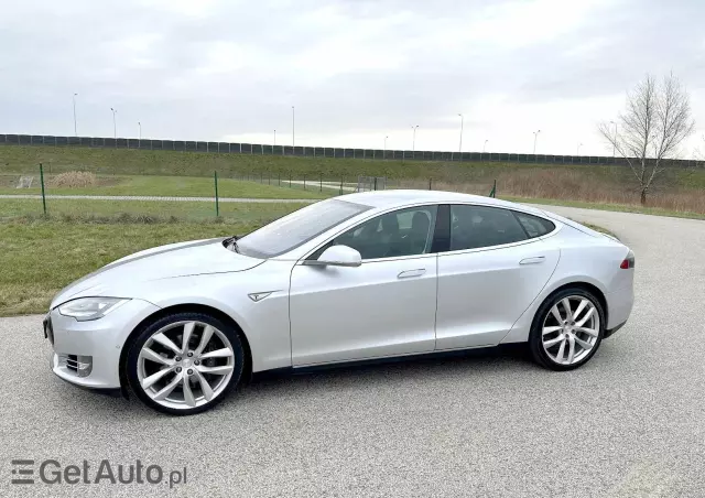 TESLA Model S 85