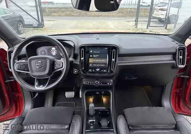 VOLVO XC 40 T5 AWD R-Design