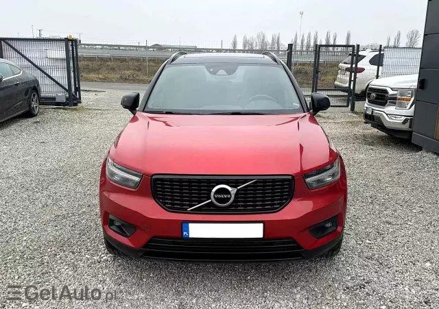 VOLVO XC 40 T5 AWD R-Design