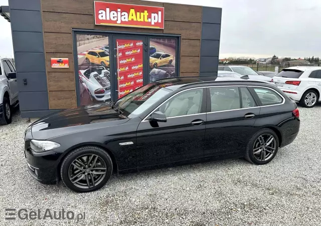 BMW Seria 5 525d xDrive Luxury Line