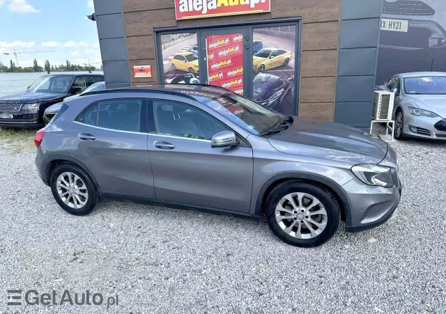 MERCEDES-BENZ GLA 250 4-Matic