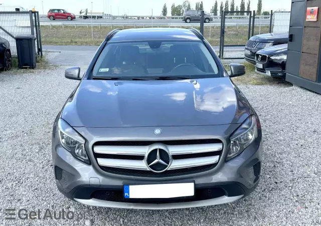 MERCEDES-BENZ GLA 250 4-Matic