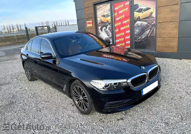 BMW Seria 5 528i xDrive Luxury Line