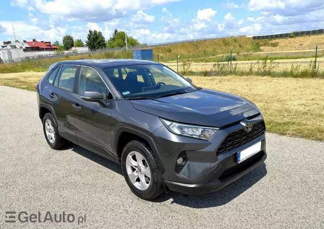 TOYOTA RAV4 2.0 Active 4x2