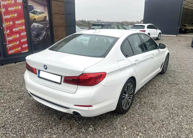 BMW Seria 5 518d Luxury Line