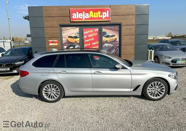 BMW Seria 5 530i xDrive Sport Line sport