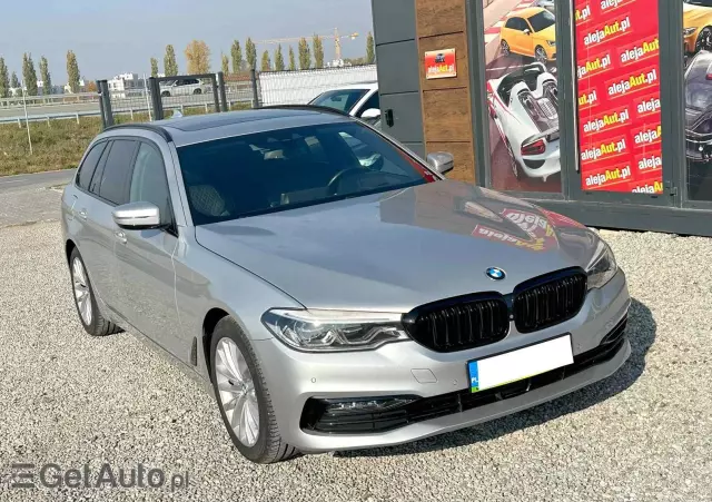 BMW Seria 5 530i xDrive Sport Line sport