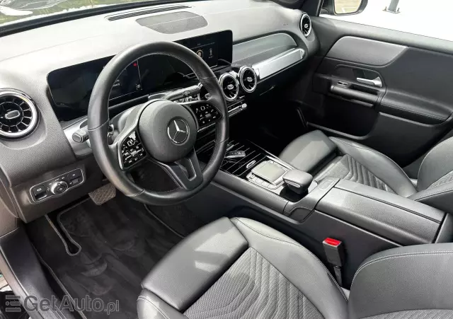 MERCEDES-BENZ GLB 200 7G-DCT