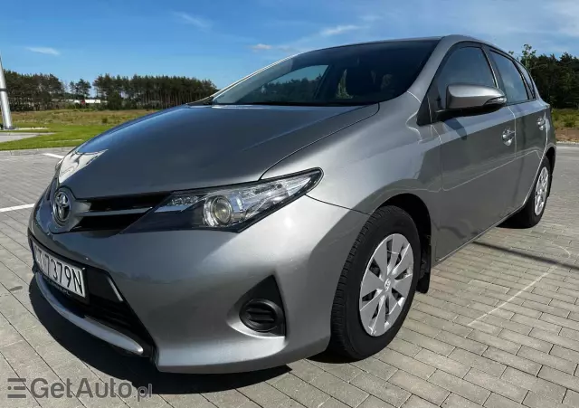 TOYOTA Auris 1.4 D-4D Active