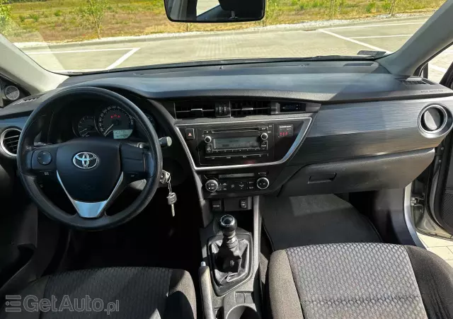 TOYOTA Auris 1.4 D-4D Active