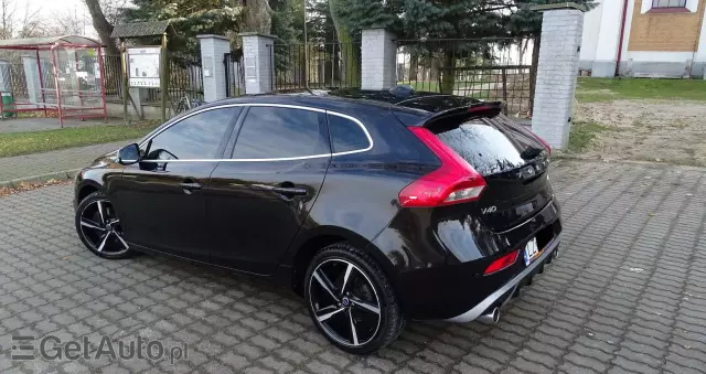 VOLVO V40 D4 Drive-E R-Design Kinetic