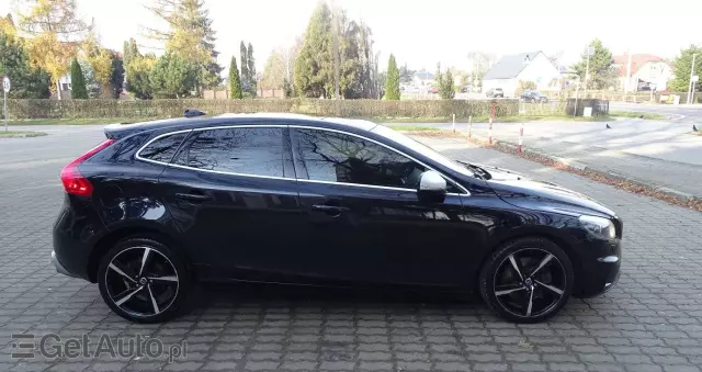 VOLVO V40 D4 Drive-E R-Design Kinetic