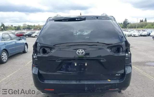 TOYOTA Sienna 