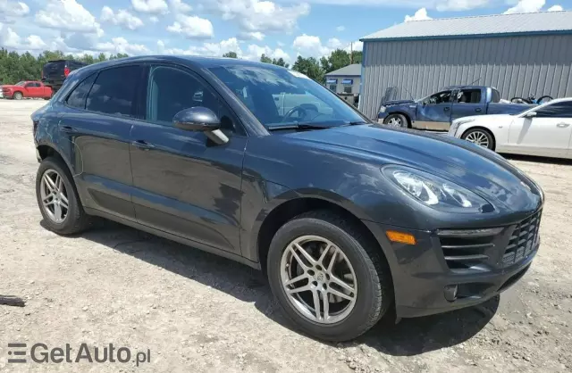 PORSCHE Macan 