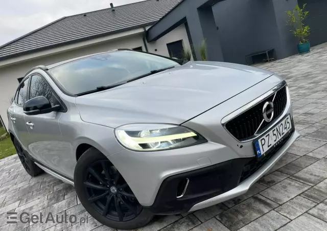 VOLVO V40 Cross Country 