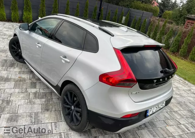 VOLVO V40 Cross Country 