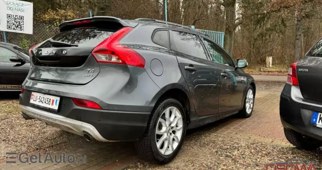 VOLVO V40 Cross Country 