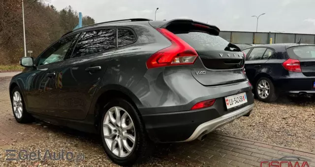 VOLVO V40 Cross Country 