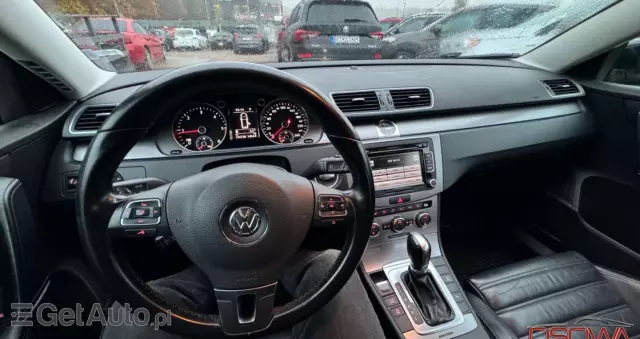 VOLKSWAGEN Passat Variant 2.0 TDI 4Motion DSG BlueMotion Tech R-Line