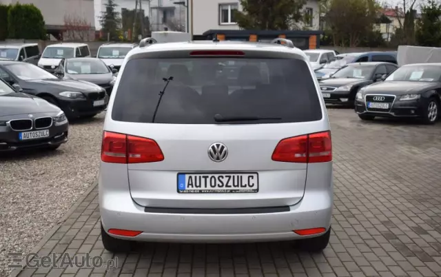 VOLKSWAGEN Touran 