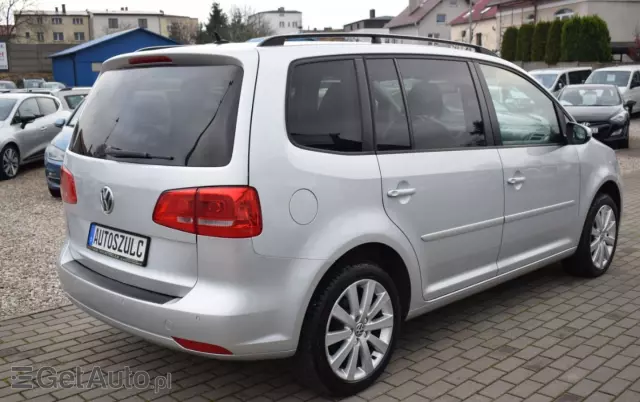 VOLKSWAGEN Touran 