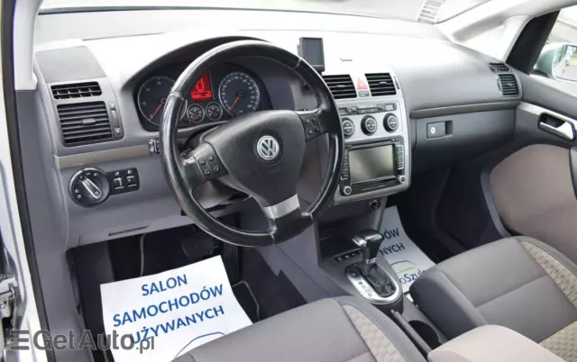 VOLKSWAGEN Touran 