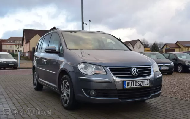 VOLKSWAGEN Touran 