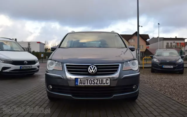 VOLKSWAGEN Touran 