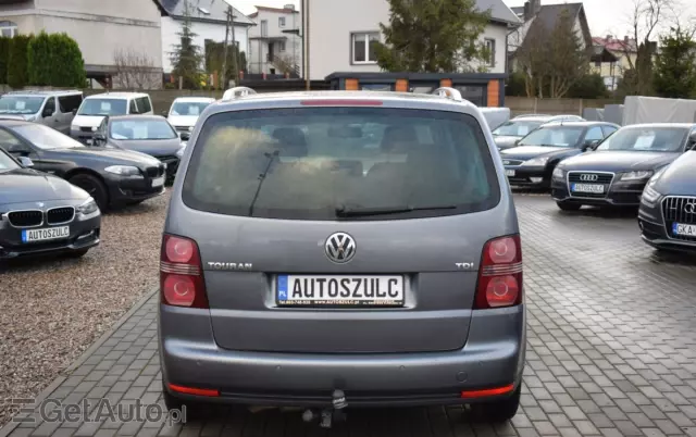 VOLKSWAGEN Touran 