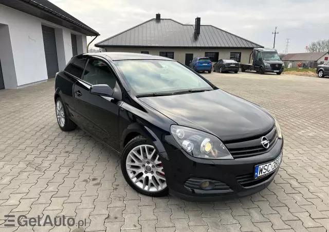 OPEL Astra GTC 2.0 Turbo Cosmo