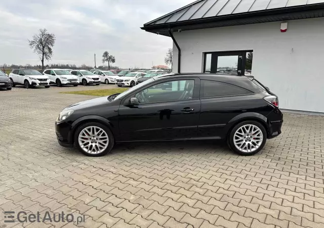 OPEL Astra GTC 2.0 Turbo Cosmo