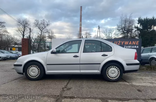 VOLKSWAGEN Bora 1.6 FSI (110 KM)