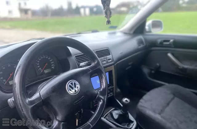 VOLKSWAGEN Bora 1.6 FSI (110 KM)