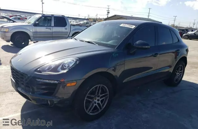 PORSCHE Macan 