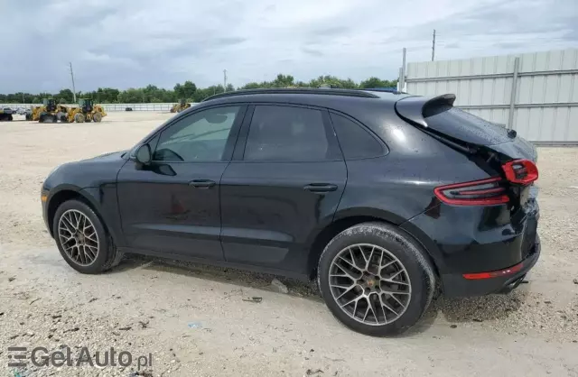 PORSCHE Macan 