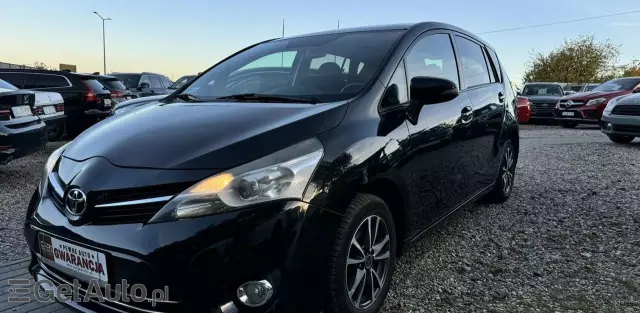 TOYOTA Verso 