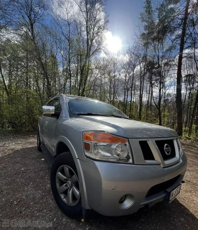 NISSAN Armada 