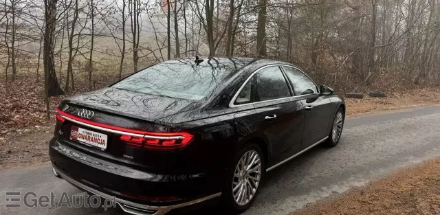 AUDI A8 