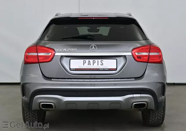 MERCEDES-BENZ GLA 200 7G-DCT AMG Line