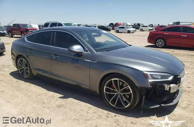 AUDI S5 