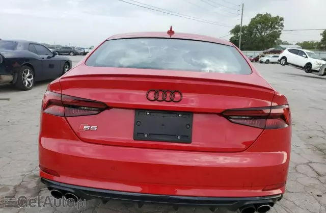 AUDI S5 