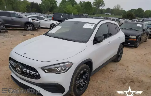 MERCEDES-BENZ GLA 