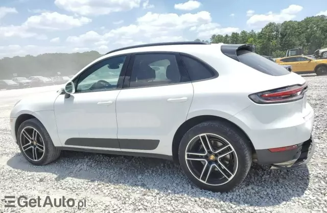 PORSCHE Macan 