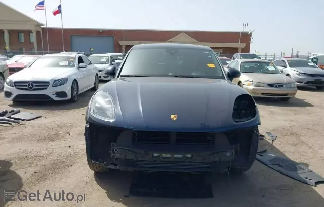 PORSCHE Macan 